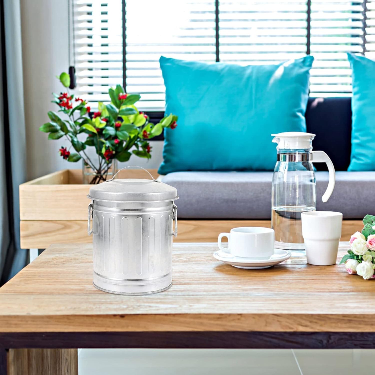 Vintage Iron Stationery Storage Barrel Mini Desktop Trash Can for Office and Home