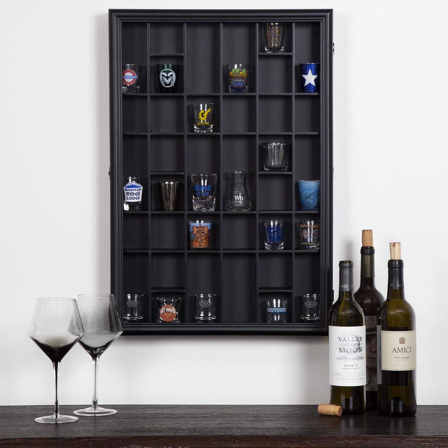 Gallery Solutions Black Wall-Mounted Display Case