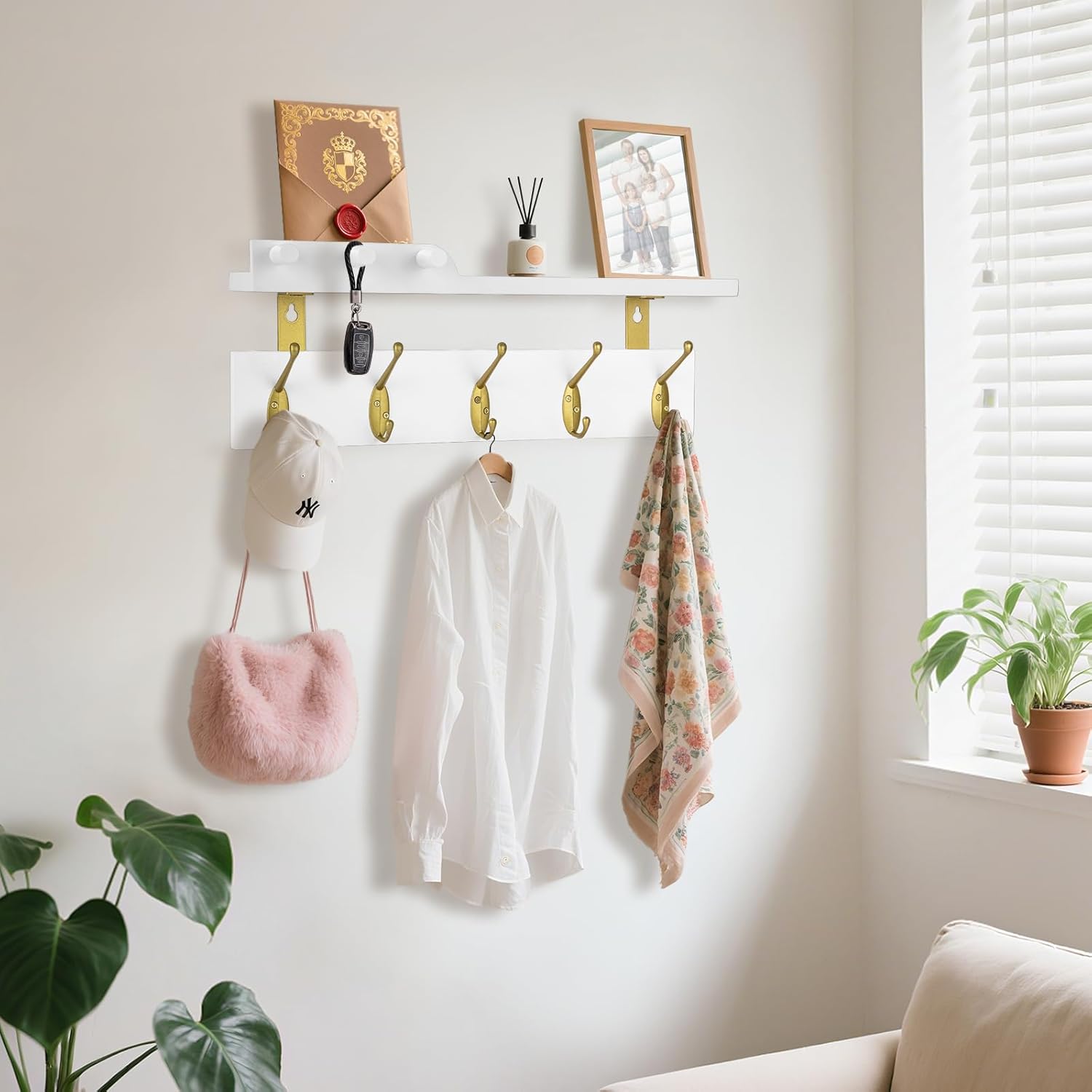 Lampaggio Wall Mounted Coat Rack with Shelf