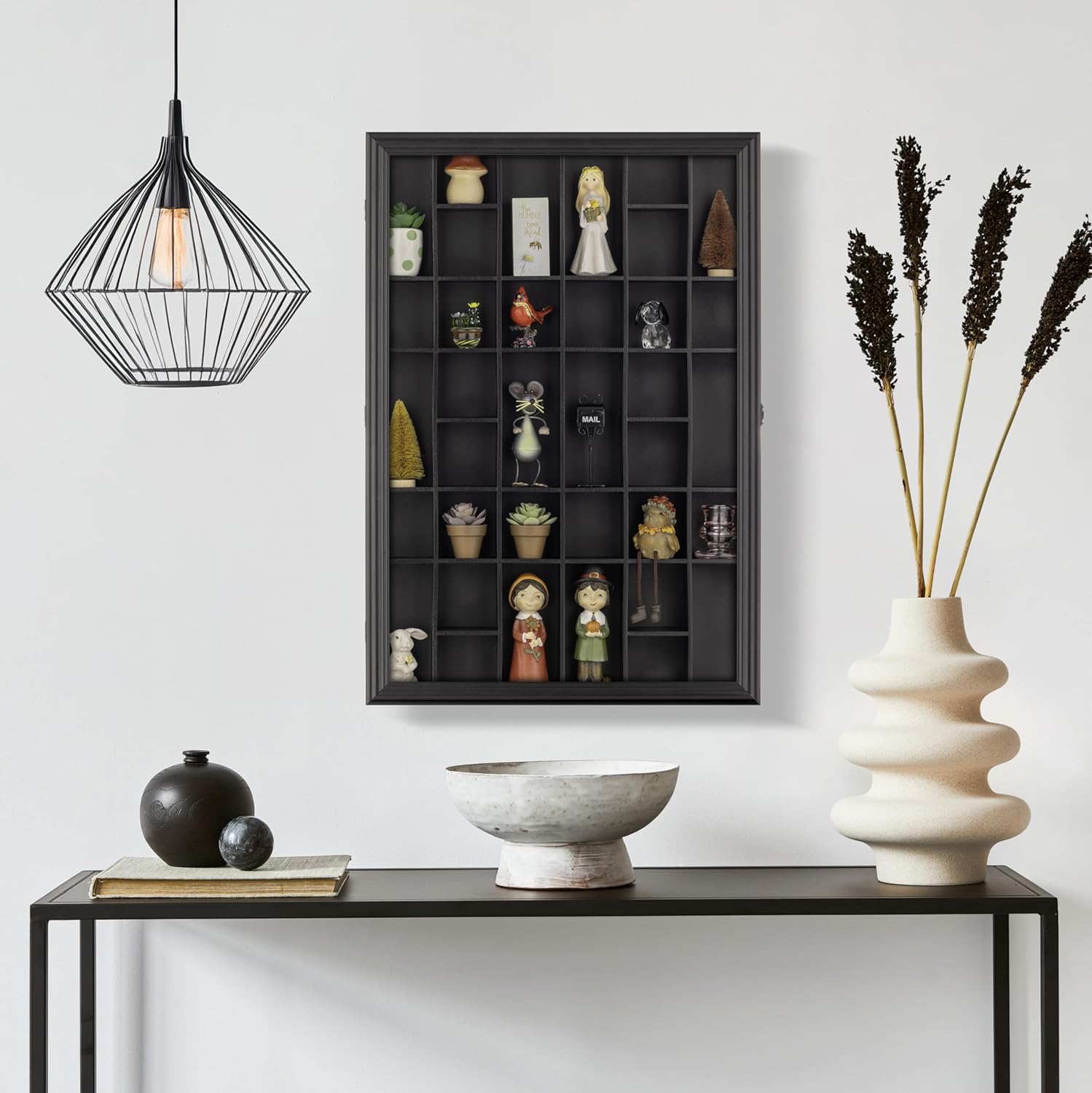 Gallery Solutions Black Wall-Mounted Display Case